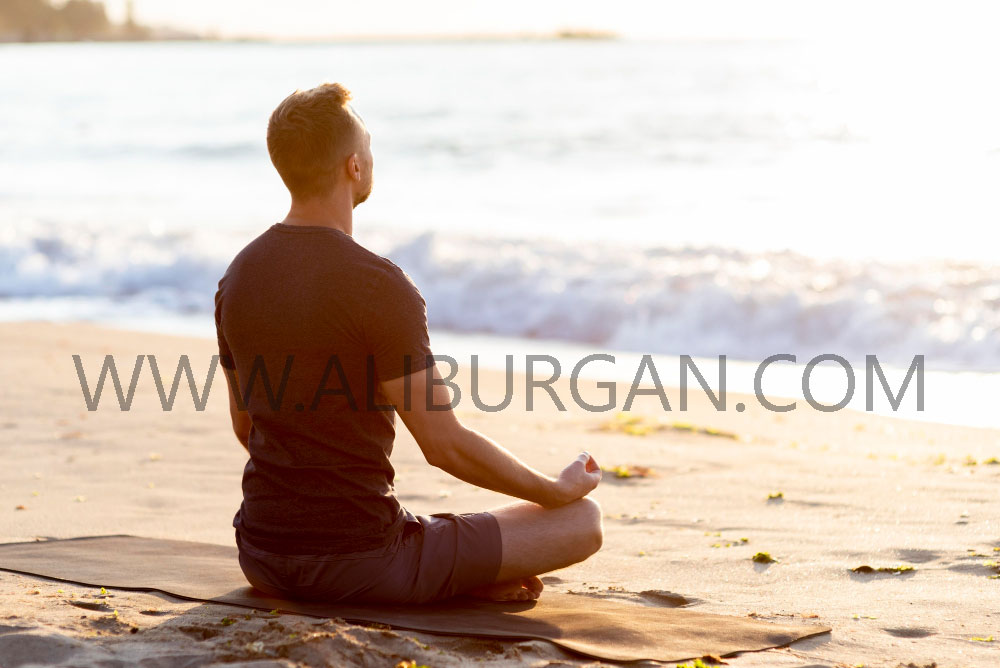 Meditasi Pantai: Memulihkan Pikiran dan Jiwa
